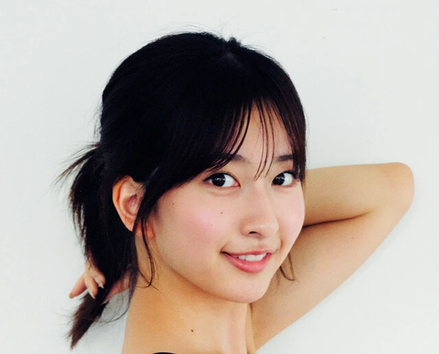 週プレに水着で登場の斉藤里奈は「ミスマガジン2022」の癒やし担当!? 「最後に怒ったのがいつか覚えていません」