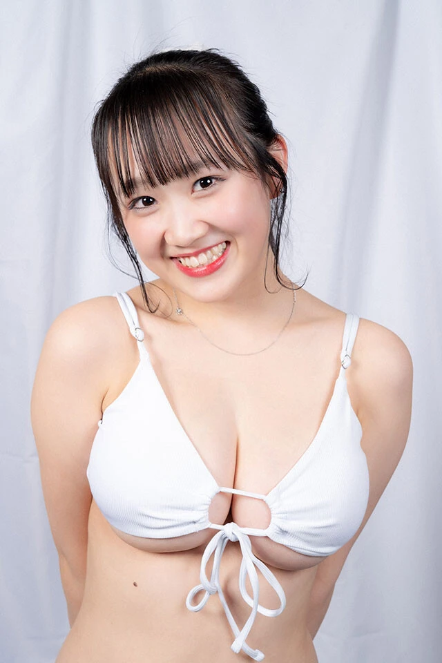 奥村梨穂（IIIIIIIDIOM）