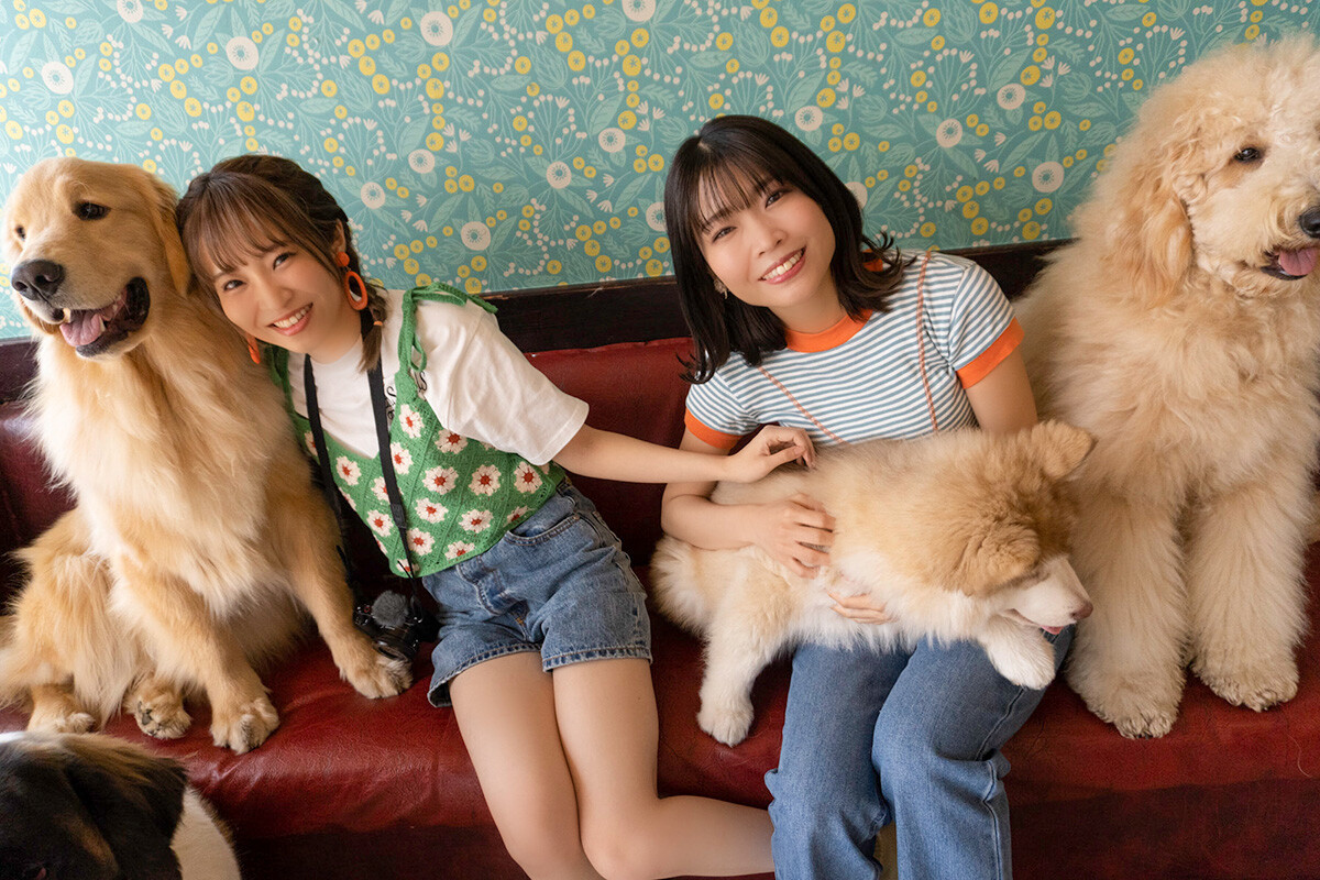 人気声優・内田秀と村上奈津実がお互いのグラビアを撮影!「私の趣味全開ですみません(笑)」【声優トモ写!】