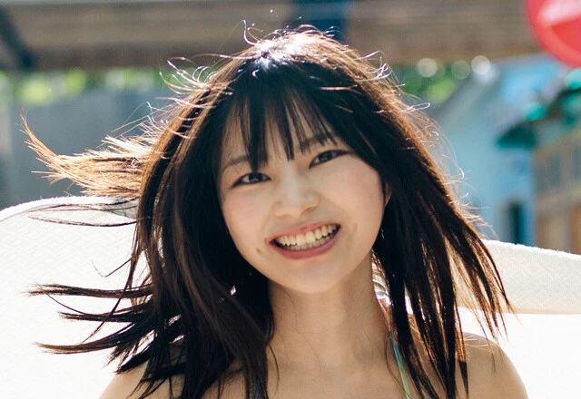 「#ババババンビ」桃色担当・宇咲が水着で週プレ登場！ 「背中を大胆に見せるシーンは撮影1発目のカットだったんです」