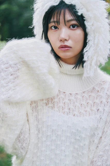 『週刊プレイボーイ』のグラビアに登場した中西アルノ