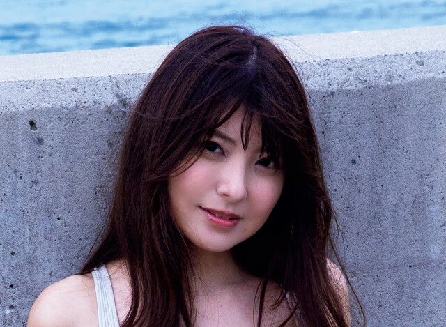 グラビア界のレジェンド・花井美理が17年ぶりに週プレ登場「悪い大人にダマされたり、いろいろありました（笑）」