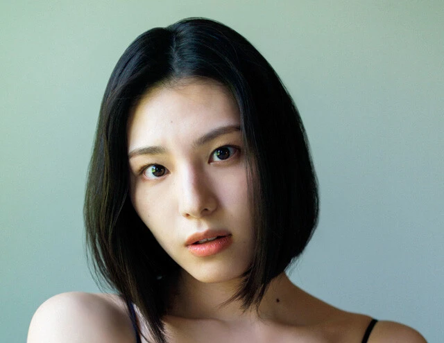 「乃木坂46」卒業から5年。相楽伊織が待望の初水着グラビアに挑戦！