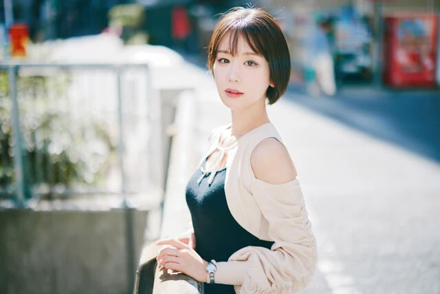 【ニュースなラウンドガール01】那須川天心戦でバズった小顔ショートの新唯(あらたゆい)