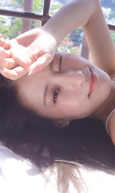 デジタル写真集『ミステリアス』(撮影/桑島智輝)より。スッキリしたご様子の表情