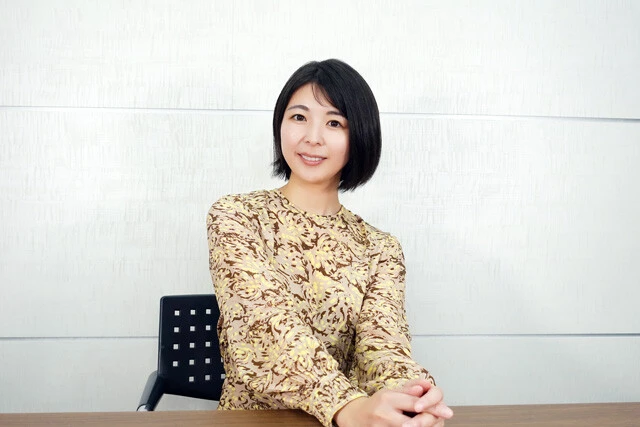 池田桃子がグラビアとスナックを語ります