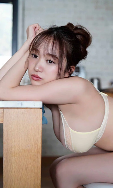 青井 春デジタル写真集『春の温もり』/撮影: LUCKMAN