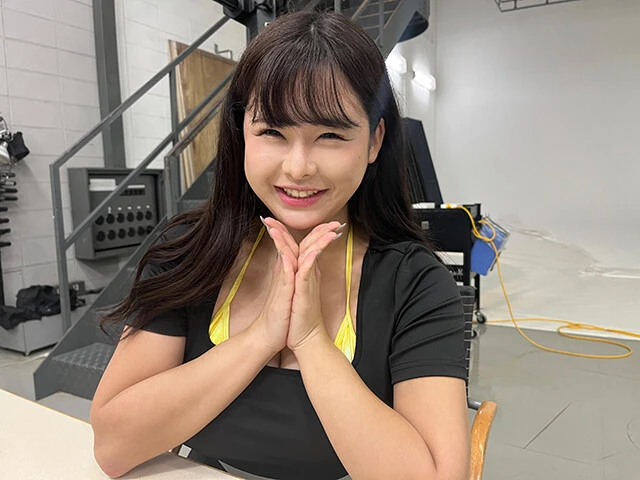 こちらがパキッと指の関節が反対側に曲がった状態。すごいパキッと感!(撮影/釣本知子)