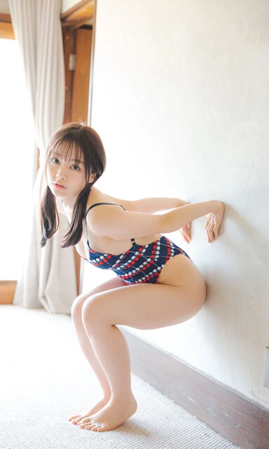 最新デジタル写真集『ゆさぶられる』(撮影/鈴木ゴータ)より。おっち、丸くなる?