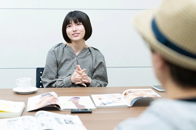 葉月つばささん（左）と稀見理都（右）さんがエロ漫画を語る