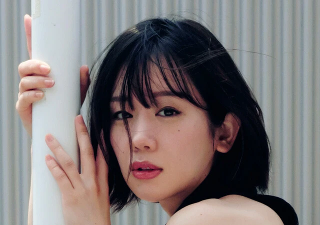 那須川天心デビュー戦のリングガールでバズった新 唯（あらたゆい）が、週プレのグラビアに待望の初登場!!