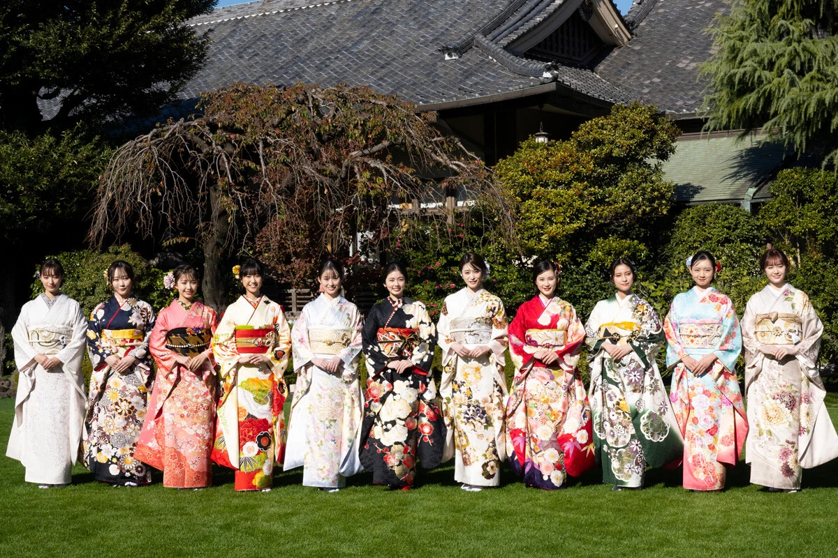 （左から）宮本茉由、本田望結、ギュナイ滝美、大角ゆき、井本彩花、小芝風花、高橋ひかる、、玉田志織、井頭愛海、近藤結良、尾碕真花