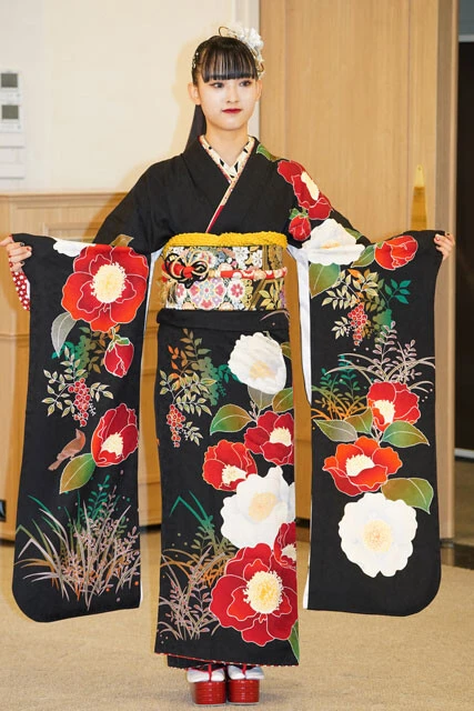 歌田の着物のポイントは伊達衿の珍しい刺繍