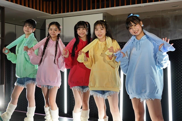 左から田島春那、鷹宮玲亜、龍杏美、柴田陽夏、美音