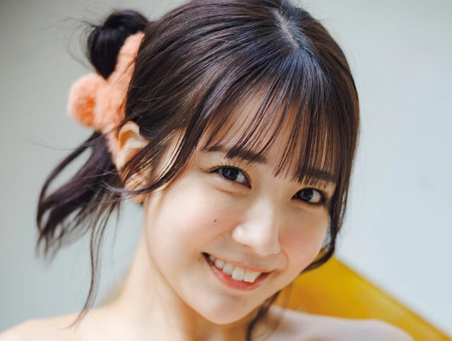 アイドルグループ「#2i2」紫色担当の天羽希純が水着でグラビアに登場！