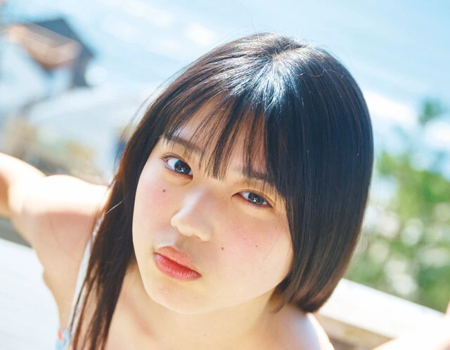 高3のレベチな逸材・矢野ななかが週プレのグラビアに登場！「人生で初めてビキニで海に入りました」