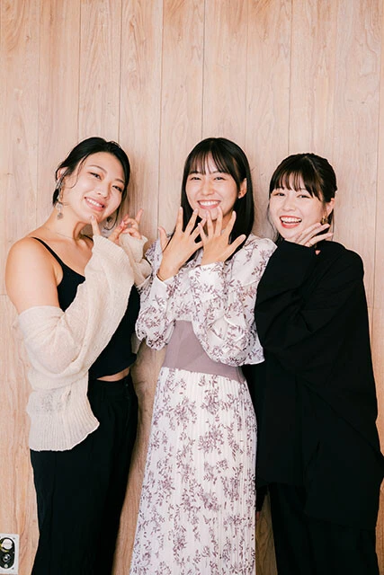 風吹ケイ、志田音々、冴木柚葉