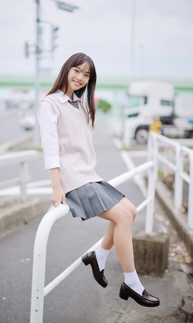 【デジタル限定】松本麗世写真集『15歳の超絶ヒロイン、初グラビア』　(C)熊谷 貫／週刊プレイボーイ