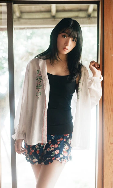 【デジタル限定】進藤あまね写真集『雫音』　(C)加藤アラタ／週刊プレイボーイ