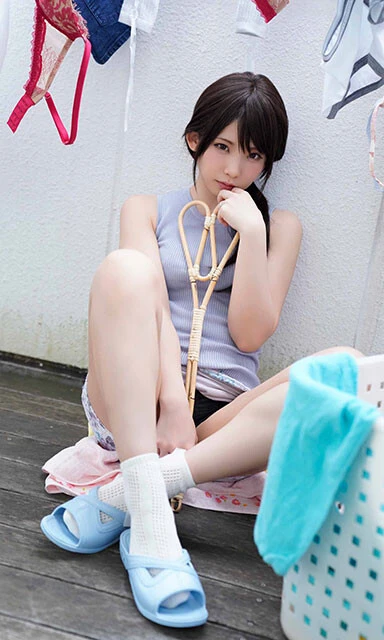 『WPB えなこデジタル写真集~特装合本版 Vol.2~』収録『Sweet Sweet My honey~奥様はえなこりん~』より