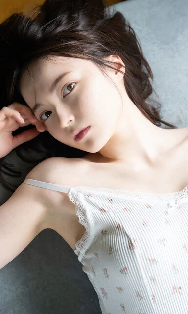 坂巻有紗デジタル写真集『Call meアリッサ♥』　撮影／根本好伸　価格／1100円（税込）