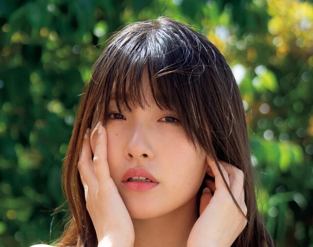 バスト101㎝の元保育士グラドル・原つむぎが週プレ誌上で初のソログラビアを披露！