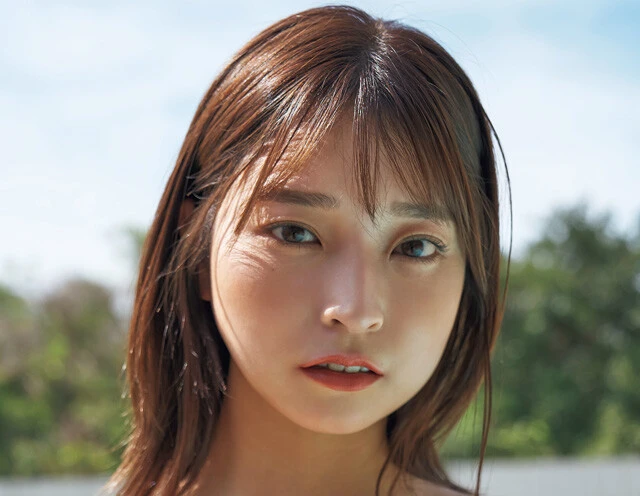 YouTubeチャンネル『バイトな恋』出演の"りりか"、週プレのグラビアで初水着を披露！