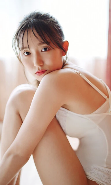 志田音々デジタル写真集『コントラスト』より