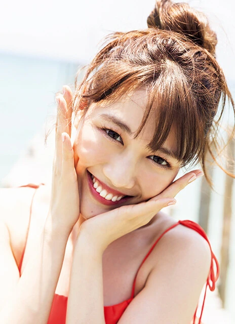 週プレ36号の表紙&巻頭グラビアに登場した高城れに