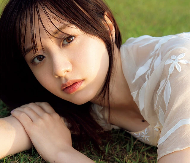 元テレ東アナウンサー・森香澄が男性誌初グラビアに挑戦！！「会話中に秀逸なたとえとかされたらキュンとします。職業病ですね（笑）」