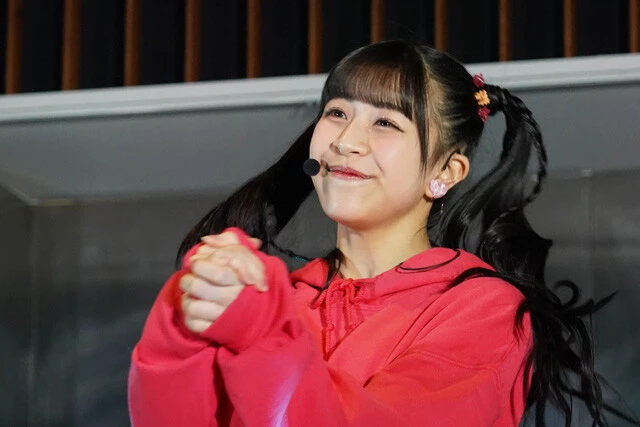 龍杏美（りゅう・あみ）16歳