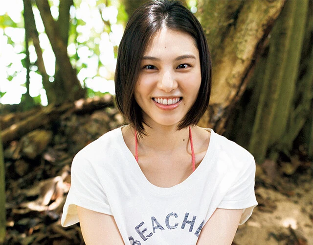 相楽伊織が週プレ登場２回目にして早くも初表紙！「ずっと応援してくれてた皆さんに、やっと恩返しできるタイミングが来たんだなって」