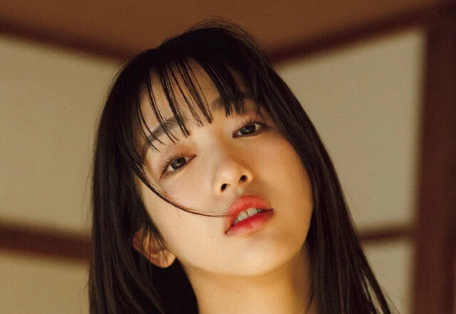 私立恵比寿中学の"ヘソ出しマーメイド"、桜木心菜が週プレのグラビアに水着で初登場！