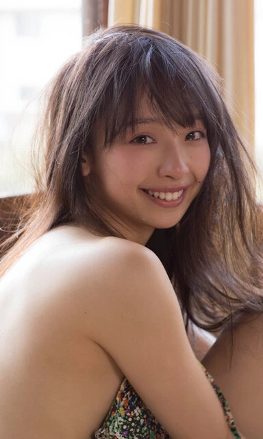  華村あすか『その涙を超えて。』（撮影／丸谷嘉長）