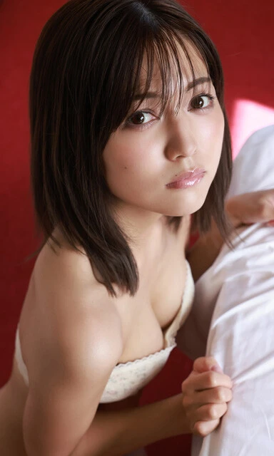 【デジタル限定】中村歩加写真集『だから笑うんだ。』　(C)中山雅文／週刊プレイボーイ