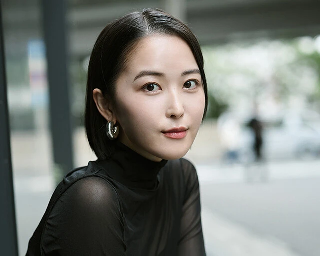 レースクイーン、グラドル、女優、そして「書道家」。おしの沙羅が駆け抜けた激動の20代を振り返る「揉みに揉まれた10年って感じです」