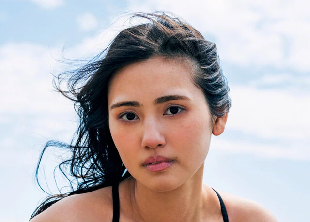 井上尚弥×ルイス・ネリ戦のラウンドガール・天野レナがグラビア登場！「『4ラウンドまで続いてください！』って心の中で祈っていました」