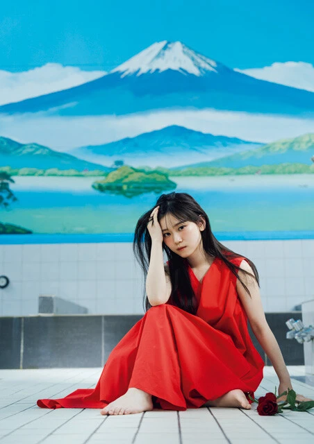 『週刊プレイボーイ』のグラビアに登場した山下瞳月