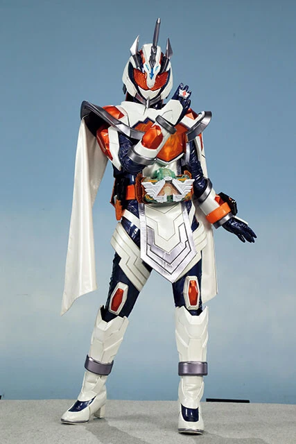 仮面ライダーマジェード 錬金術師の少女・九堂りんねが、アルケミスドライバーでユニコンとザ・サンをガッチャンコして変身した姿。必殺技は華麗なキック連打「サンユニコーンノヴァ」 ©2023石森プロ・テレビ朝日・ADK EM・東映