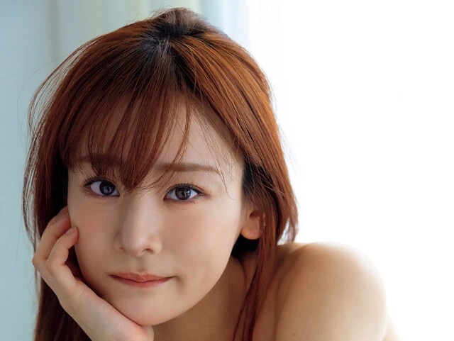 総額6000万円の全身整形をカミングアウトし話題のタレント・福岡みなみが3年ぶりのグラビア登場「人生の半分以上がダウンタイムです」