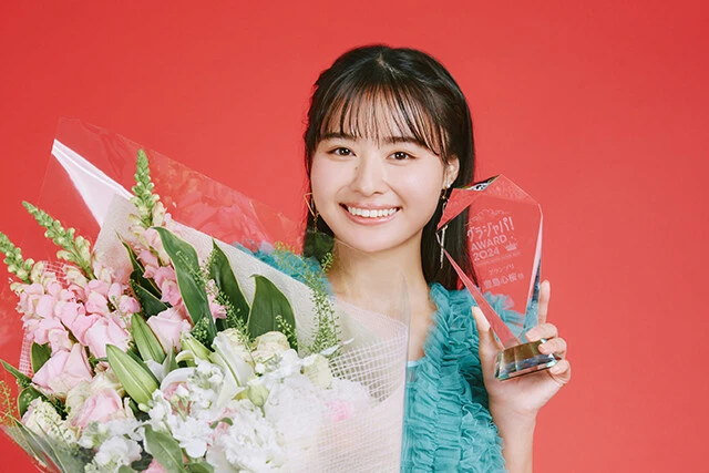 グラビア1年目で4度の撮り下ろし＆3度の表紙抜擢で豊島心桜が満場一致のグランプリ【グラジャパ！ AWARD2024】