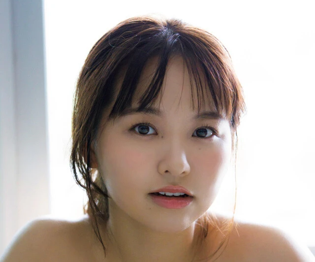 元NMB48のグラビアクイーン・本郷柚巴（ゆずは）、週刊プレイボーイに水着で再び登場！