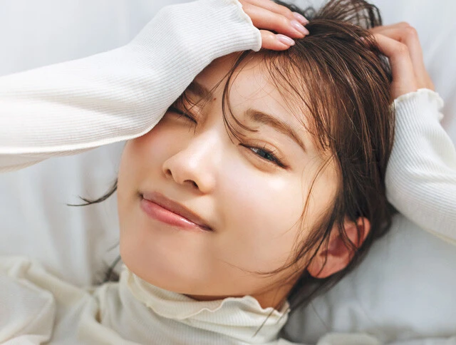 ドラマ『素晴らしき哉、先生！』に出演の古田愛理が週プレのグラビアに登場「手がふやけるくらいお姉ちゃんとナイトプールを満喫」