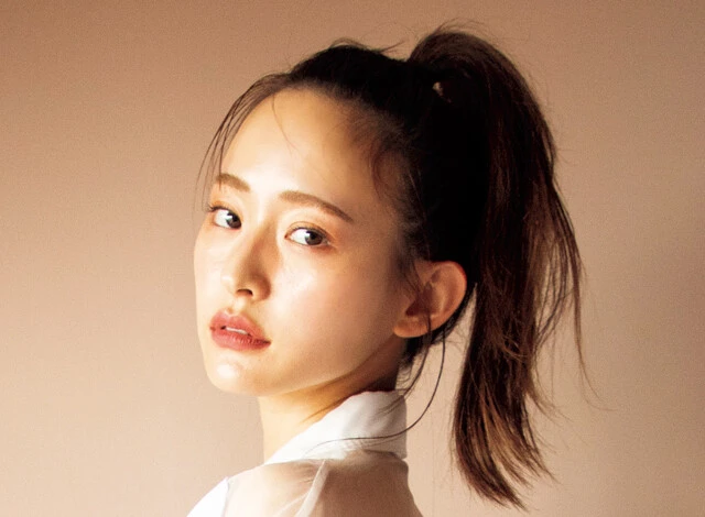 年齢を重ねた無敵のグラドル・高崎かなみが極限露出に挑戦!「お尻を重点的に鍛えたので、グラビアで披露できてうれしい!」