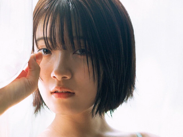 清純派美巨乳アイドルの渡辺萌菜が初グラビアを披露！「本当はアイドル運営や裏方をやろうと思っていたんですけど......」