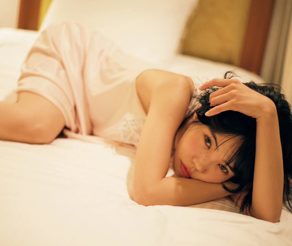 アイナ・ジ・エンドのスクープ掲載！　撮影／興梠真穂　アイナ・ジ・エンド1st写真集『幻友』（ムービーウォーカー、発売中）より