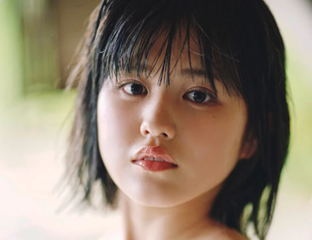 父娘芸人・完熟フレッシュの池田レイラが衝撃の初水着！「恥ずかしいので父に写真は見せていません」