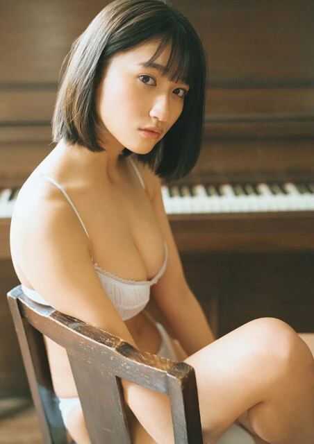 『週刊プレイボーイ』のグラビアに登場した水野 瞳