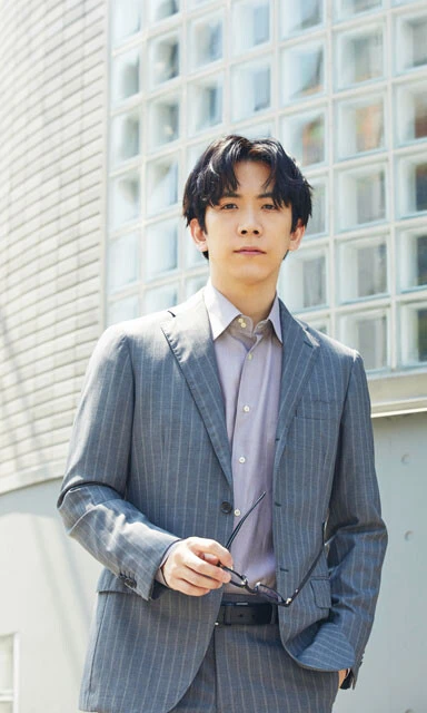 2024年6月のベストセラー1位は伊東健人！　『週プレ グラジャパ！』で最も売れている写真集ベスト10