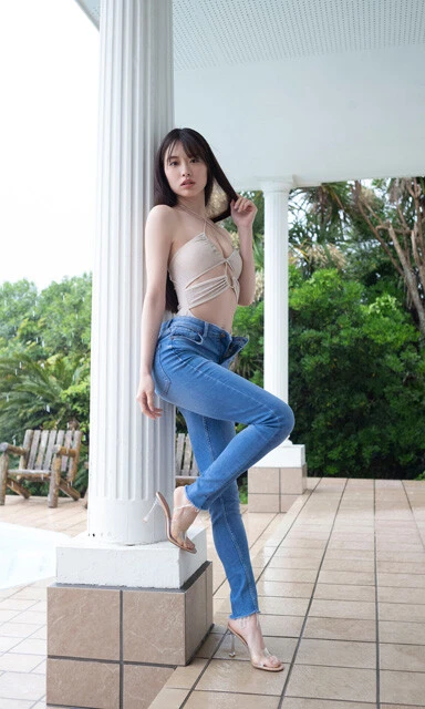 【デジタル限定】松田 蘭写真集『サーキットで恋して』　(C)佐藤裕之／週刊プレイボーイ